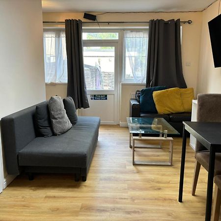 London Deluxe 6 Bedroom House Dagenham Exterior foto