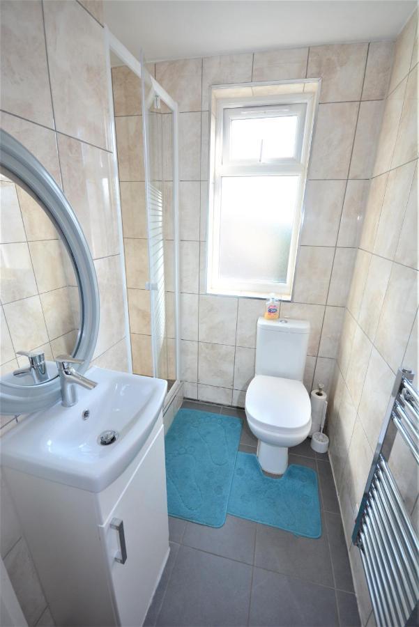London Deluxe 6 Bedroom House Dagenham Exterior foto