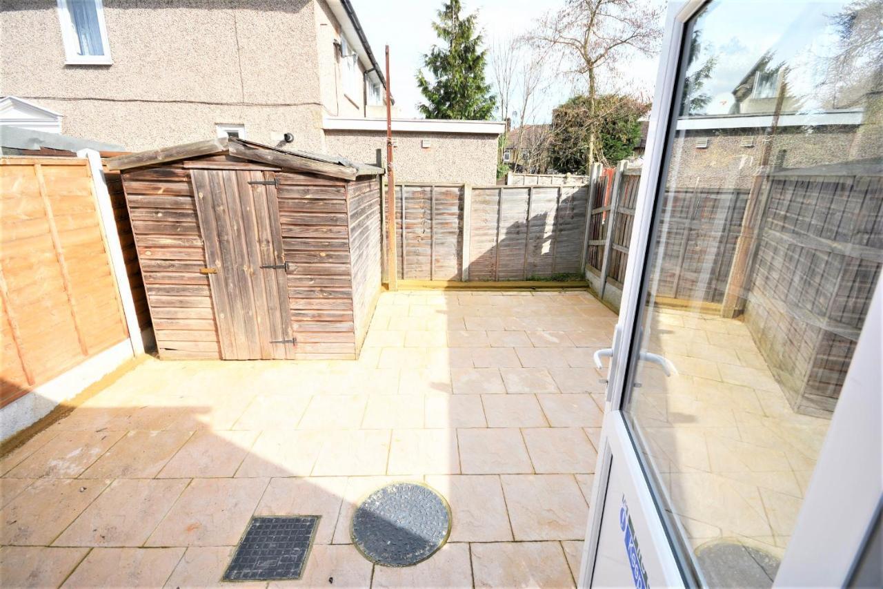 London Deluxe 6 Bedroom House Dagenham Exterior foto