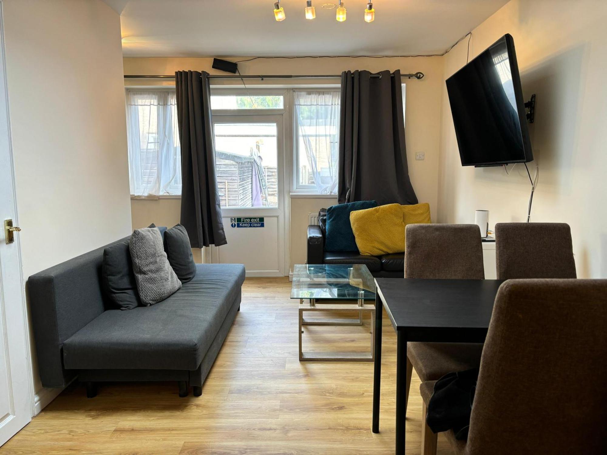 London Deluxe 6 Bedroom House Dagenham Exterior foto